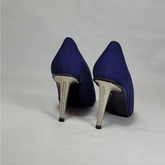 Stuart Weitzman  - Picture 8 of 9